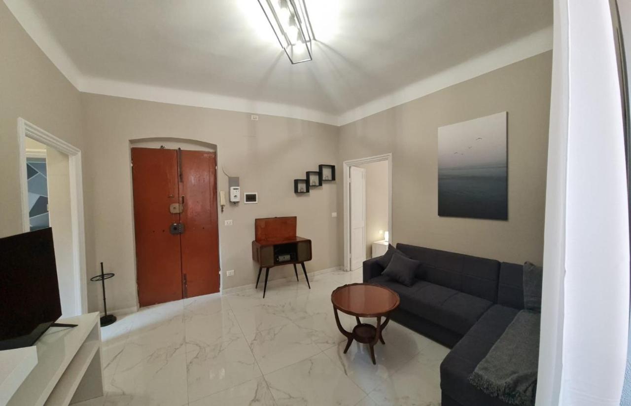 Appartement Ampio Con 2 Posti Auto E Cortile Genua