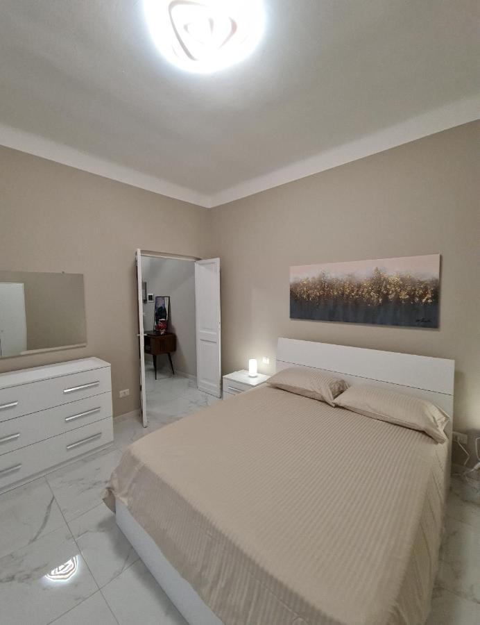 Ampio Con 2 Posti Auto E Cortile Appartement *